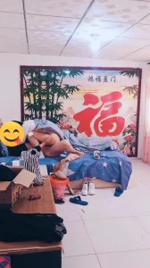 最真实的出租屋极品小少妇，下期有完整版